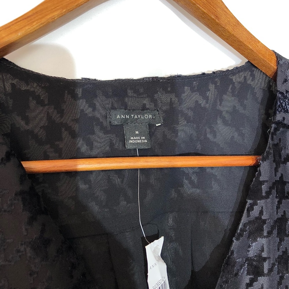 Loft Houndstooth Pattern Blouse - Picture 4 of 6